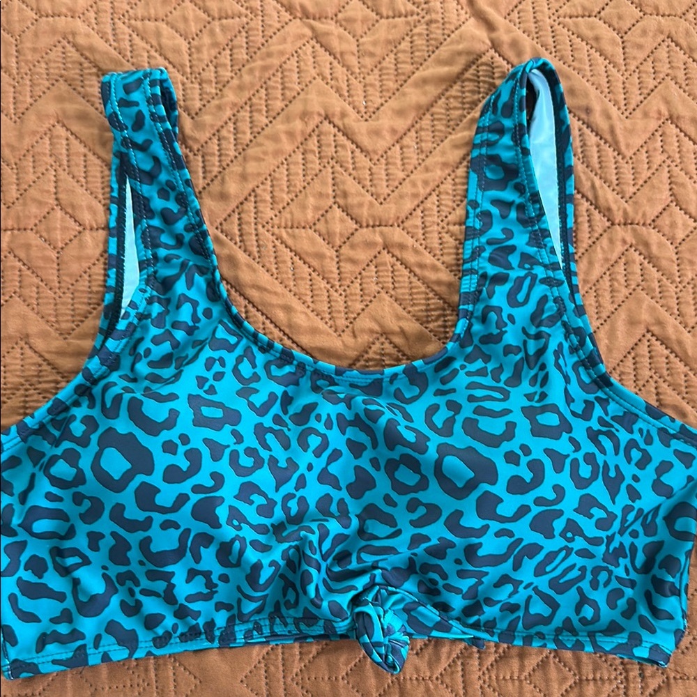 Stylish Blue Leopard Print Bikini Top